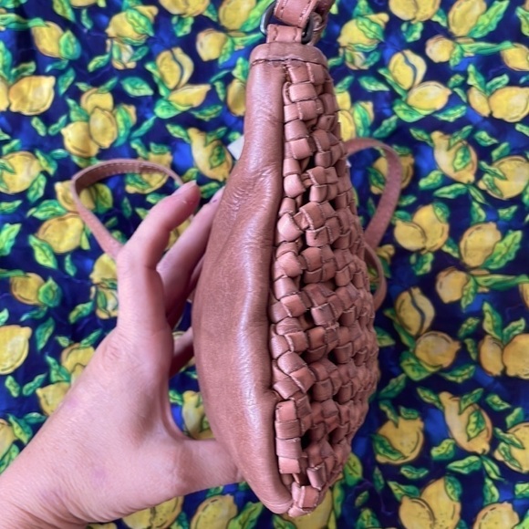 Brand New Passport to India Genuine Leather Woven Zipper Vintage Crossbody Purse - Picture 10 of 15